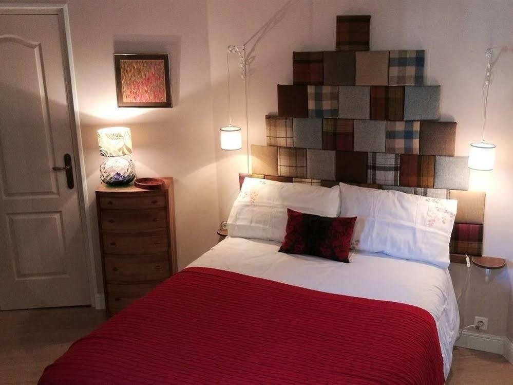 Maison De Textile Apartment Montolieu Exterior photo